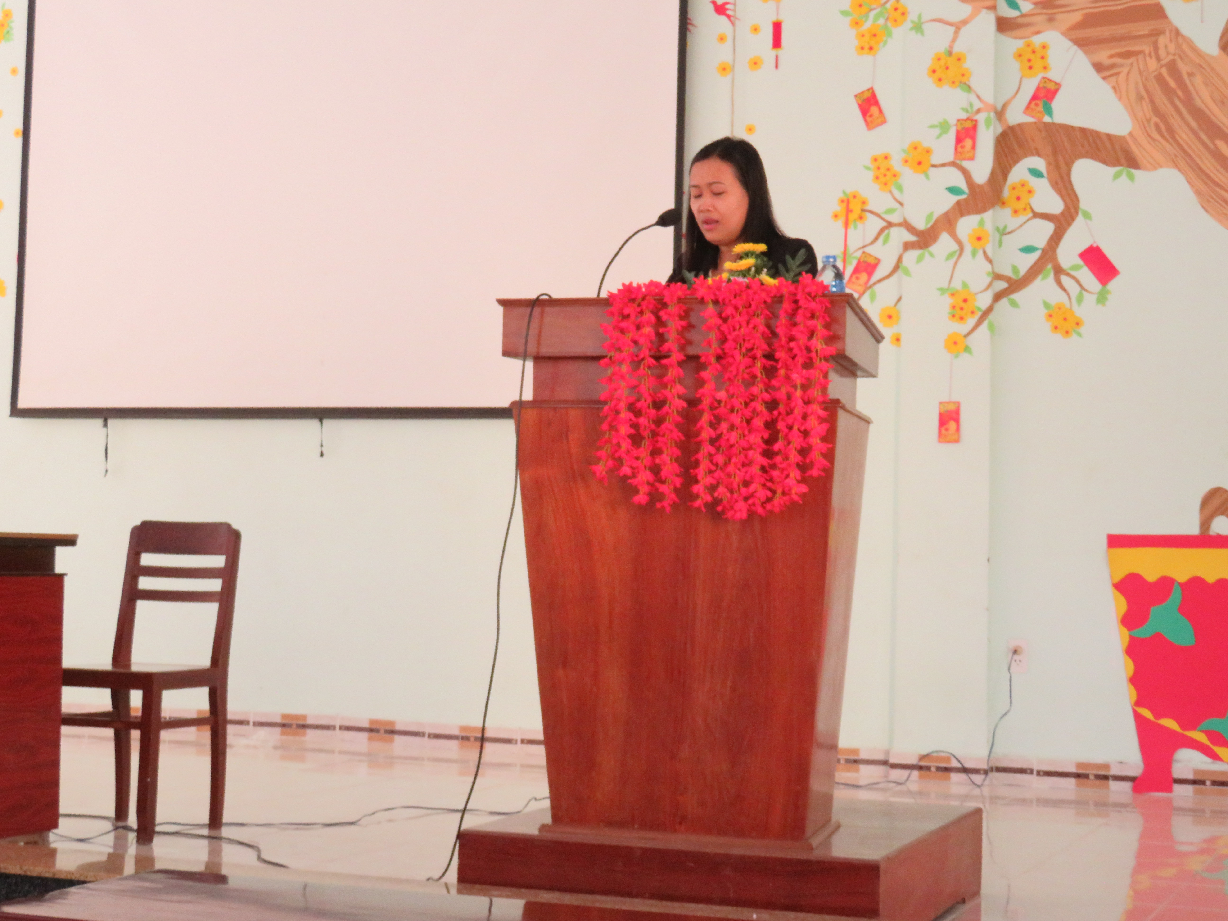 Bà Phan Thị Bích Thủy Chuyên viên phòng Phổ biến Pháp luật và quản lý vi phạm hành chính – Sở tư pháp